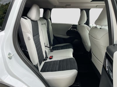 2025 Mitsubishi Outlander SE Tech Pakcage