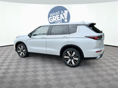 2025 Mitsubishi Outlander SE Tech Pakcage