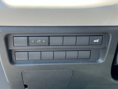 2025 Mitsubishi Outlander SE Tech Package