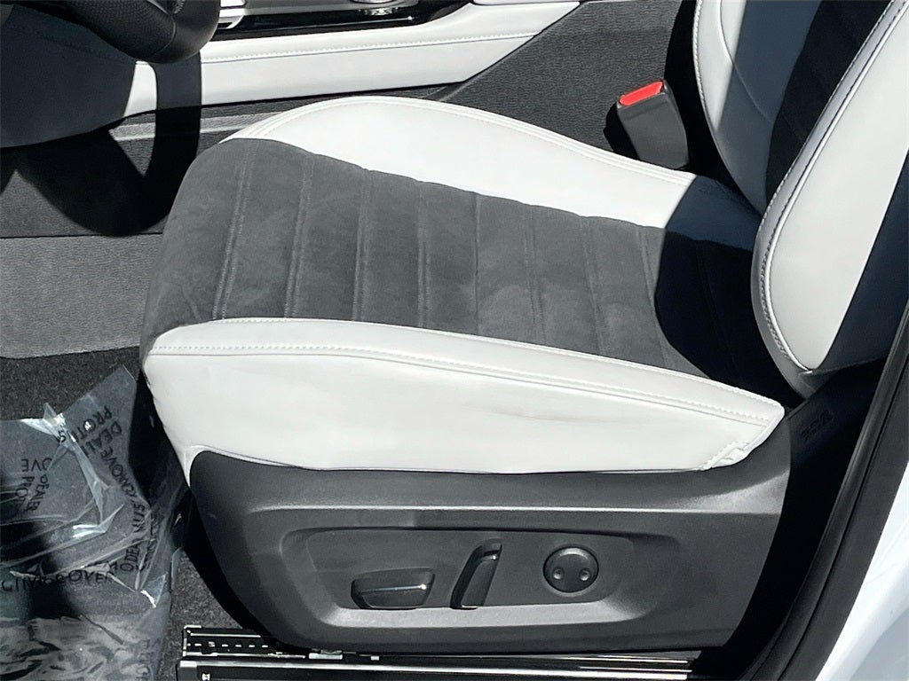 2025 Mitsubishi Outlander SE Tech Package