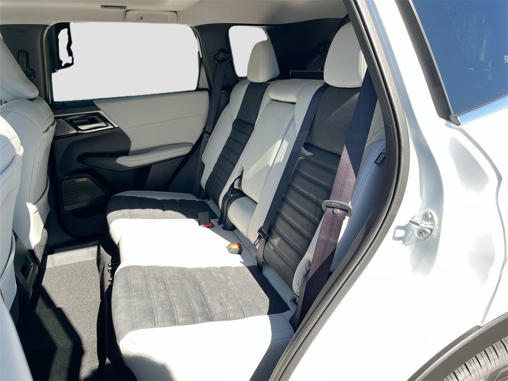 2025 Mitsubishi Outlander SE Tech Package