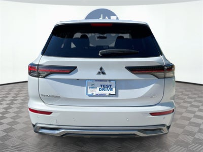2025 Mitsubishi Outlander SE Tech Package