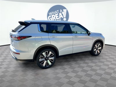 2025 Mitsubishi Outlander SE Tech Package