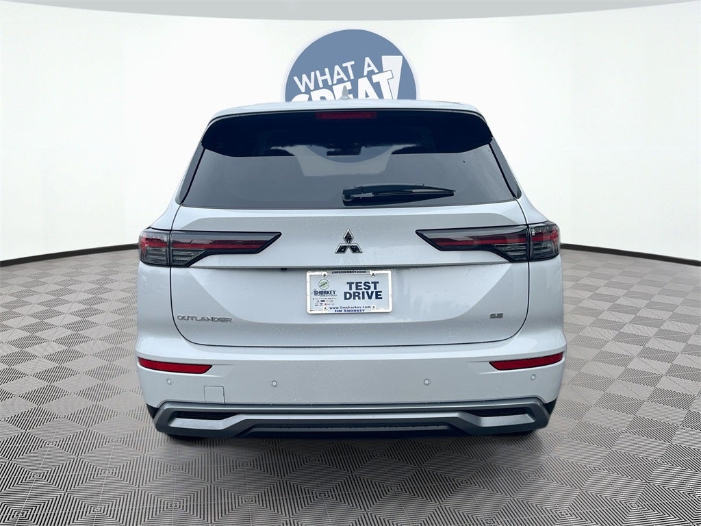 2025 Mitsubishi Outlander SE