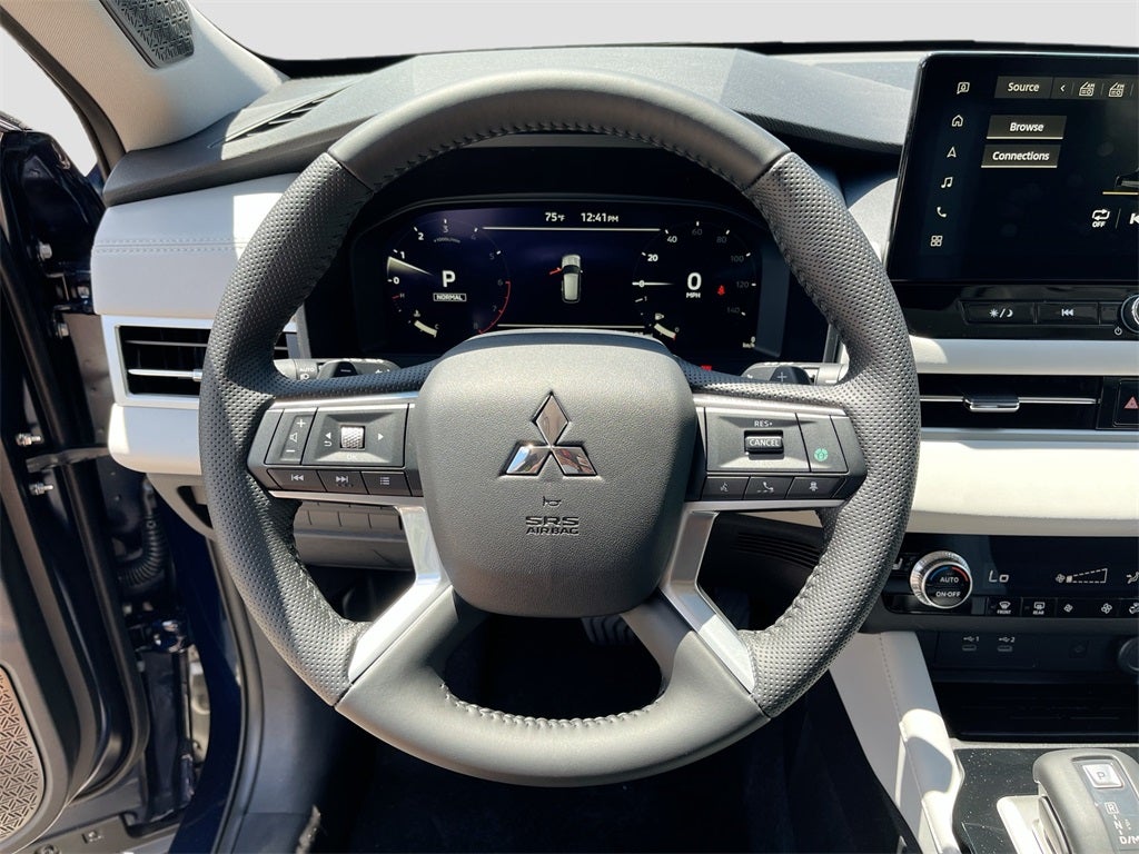 2025 Mitsubishi Outlander SE Tech Package