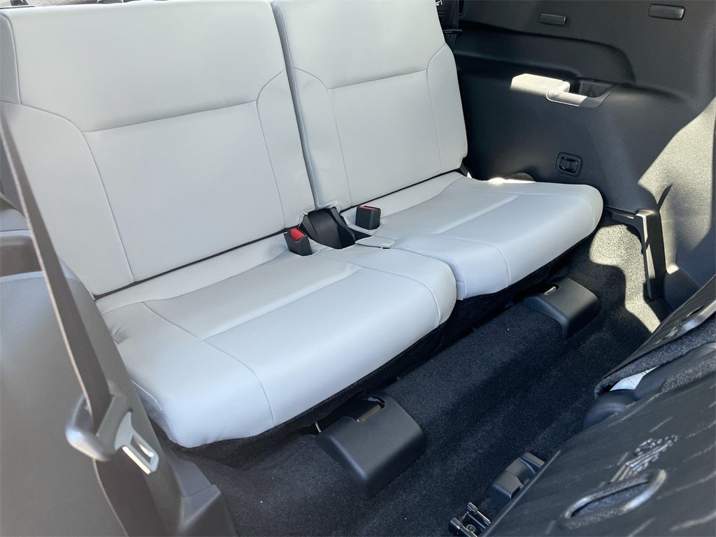 2025 Mitsubishi Outlander SE Tech Package