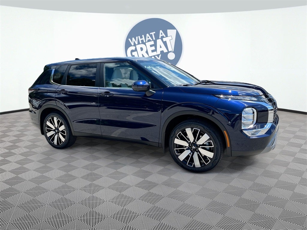 2025 Mitsubishi Outlander SE Tech Package