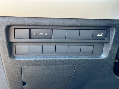 2025 Mitsubishi Outlander SE Tech Package