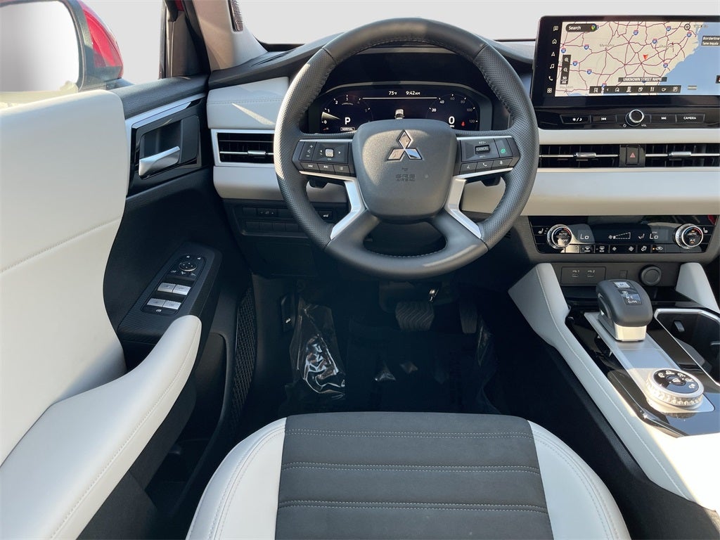 2025 Mitsubishi Outlander SE Tech Package