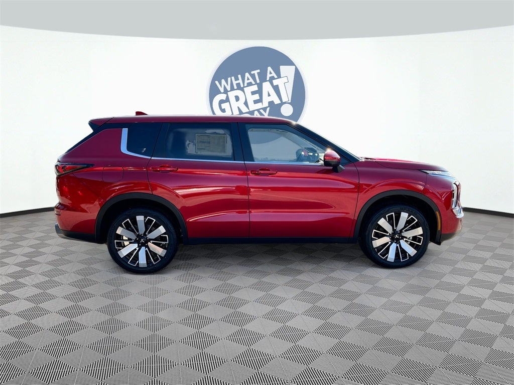 2025 Mitsubishi Outlander SE Tech Package