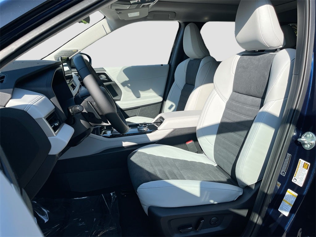 2025 Mitsubishi Outlander SE Tech Package