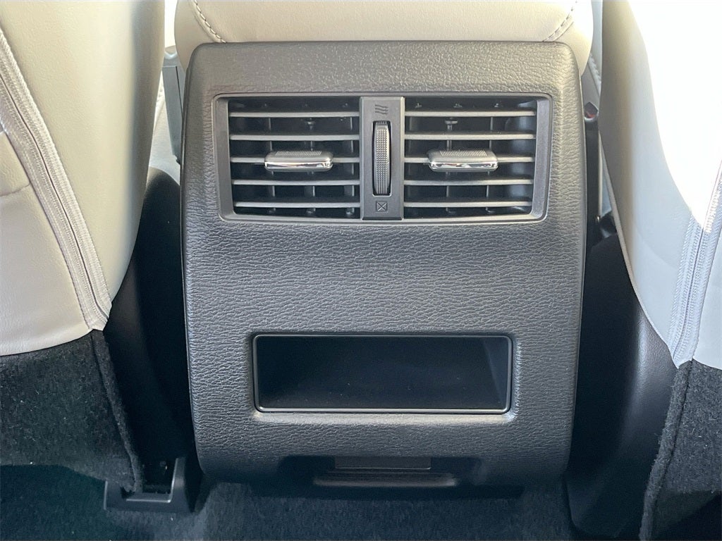 2025 Mitsubishi Outlander SE Tech Package