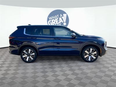 2025 Mitsubishi Outlander SE Tech Package