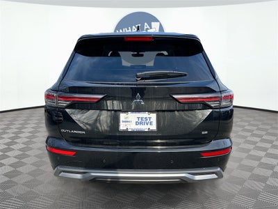 2025 Mitsubishi Outlander SE