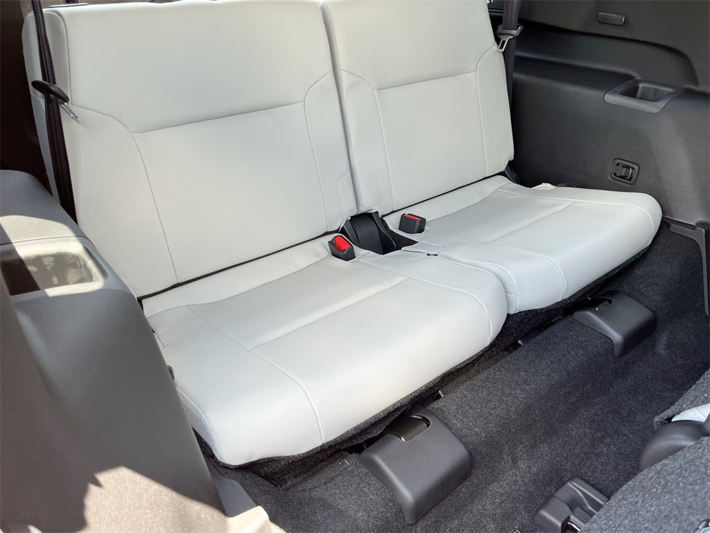 2025 Mitsubishi Outlander SE Tech Package