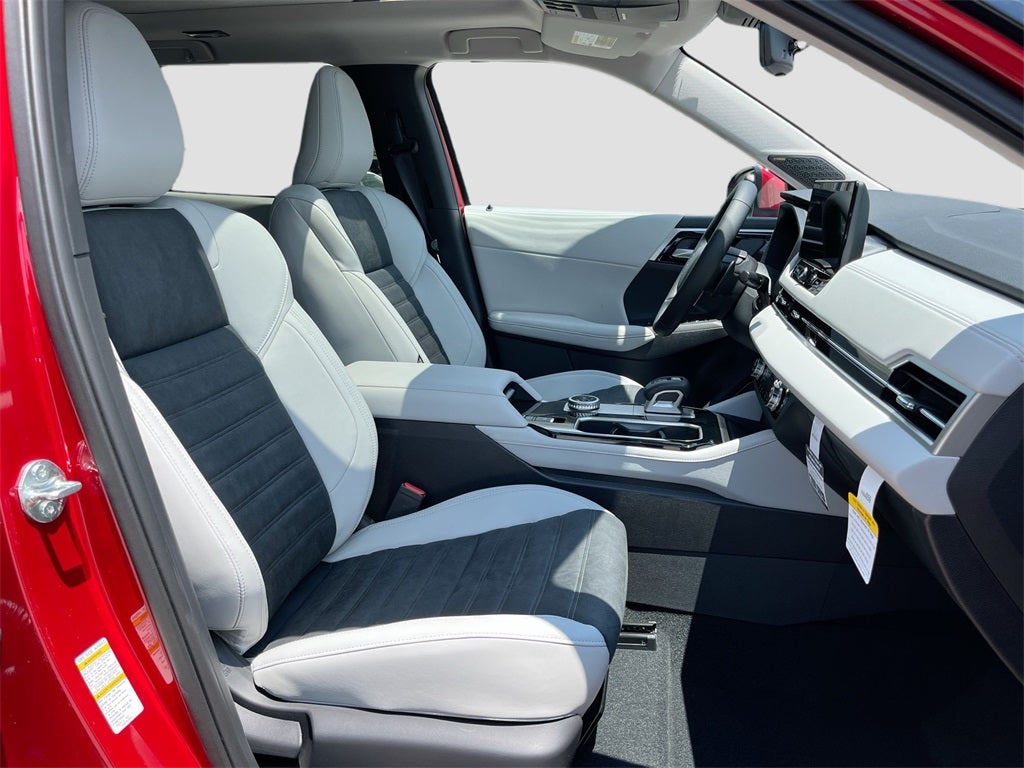 2025 Mitsubishi Outlander SE Tech Package