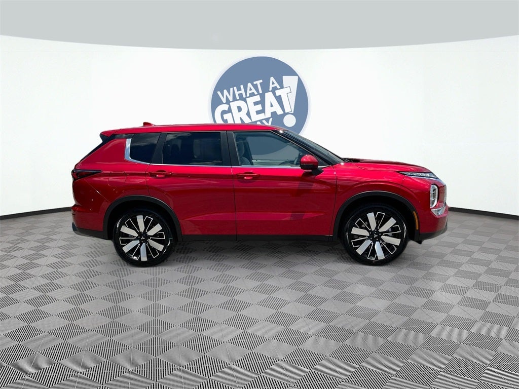 2025 Mitsubishi Outlander SE Tech Package