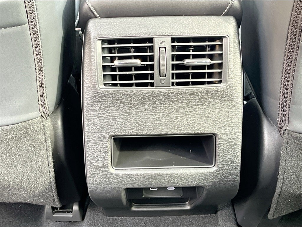 2025 Mitsubishi Outlander SE Tech Package