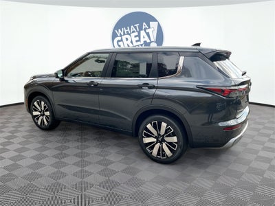2025 Mitsubishi Outlander SE Tech Package