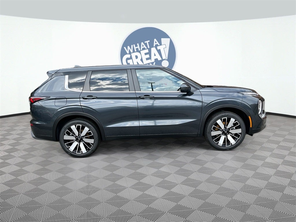 2025 Mitsubishi Outlander SE Tech Package