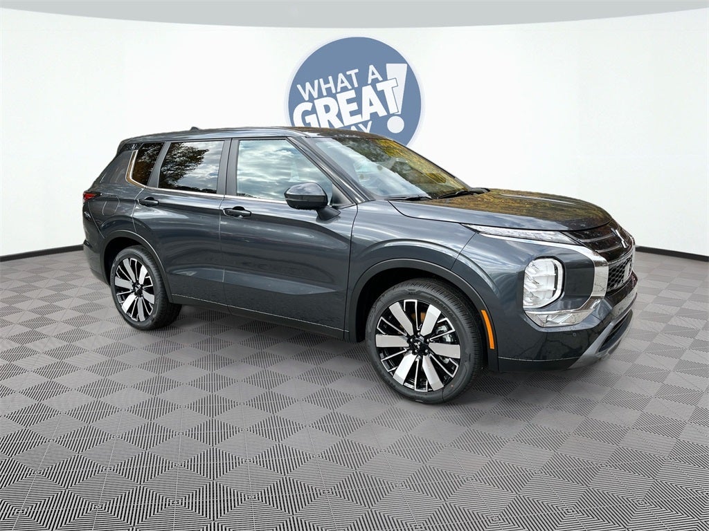 2025 Mitsubishi Outlander SE Tech Package