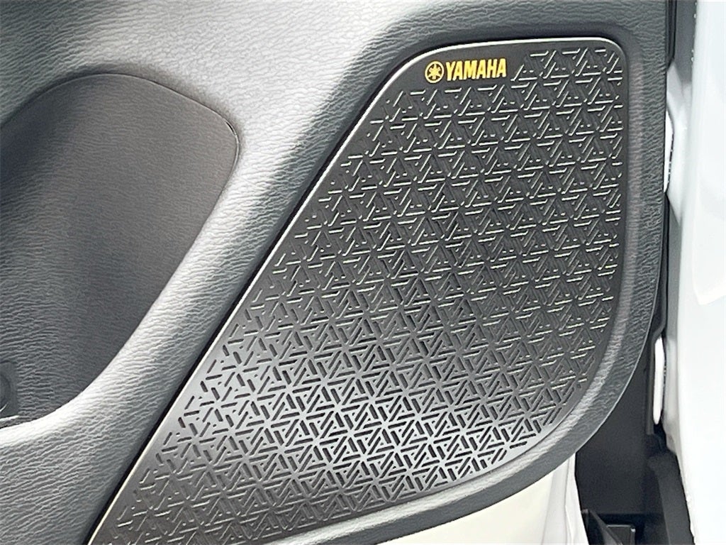 2025 Mitsubishi Outlander SE Tech Package