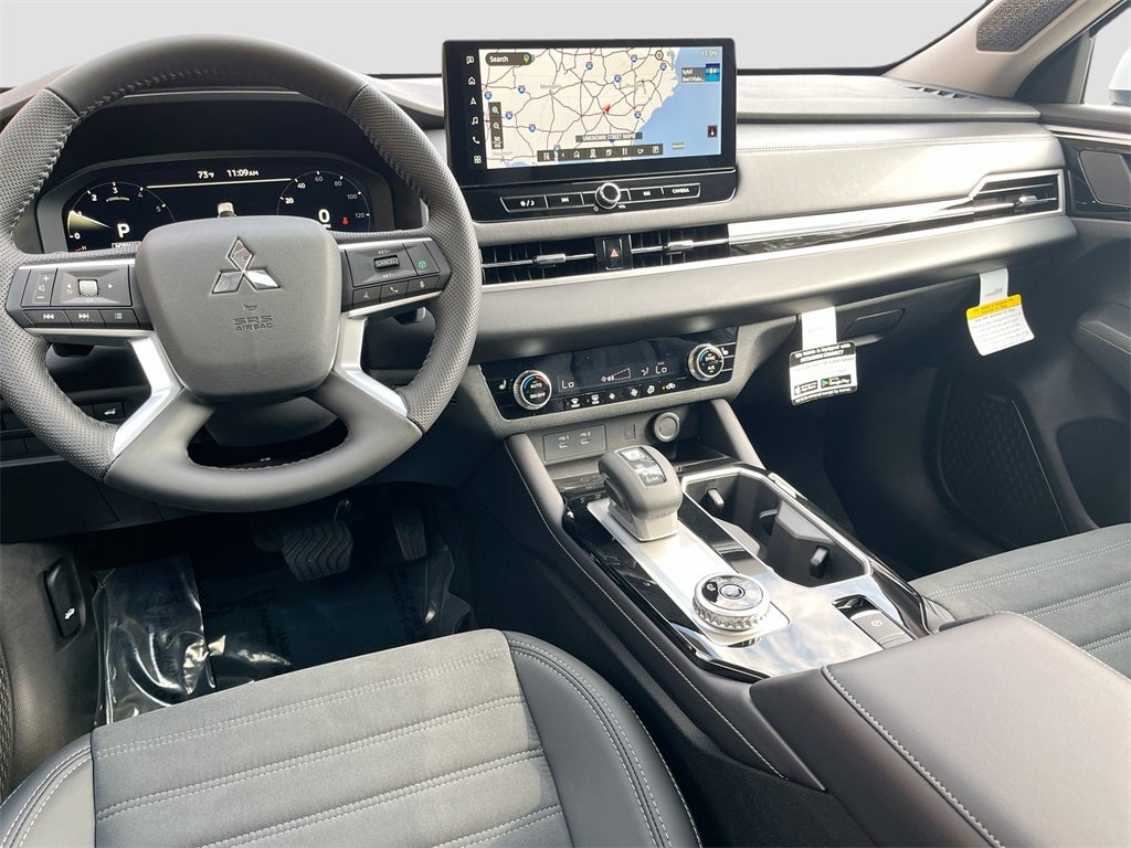 2025 Mitsubishi Outlander SE Tech Package