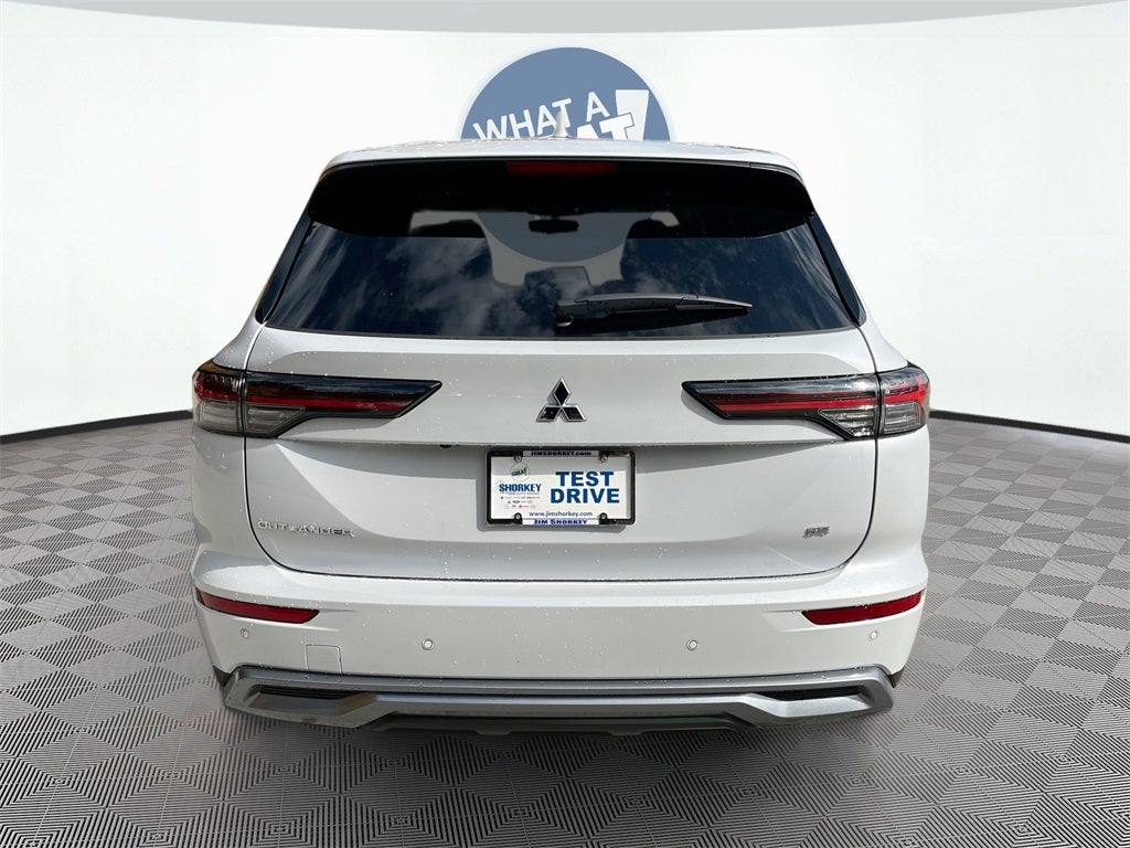 2025 Mitsubishi Outlander SE Tech Package