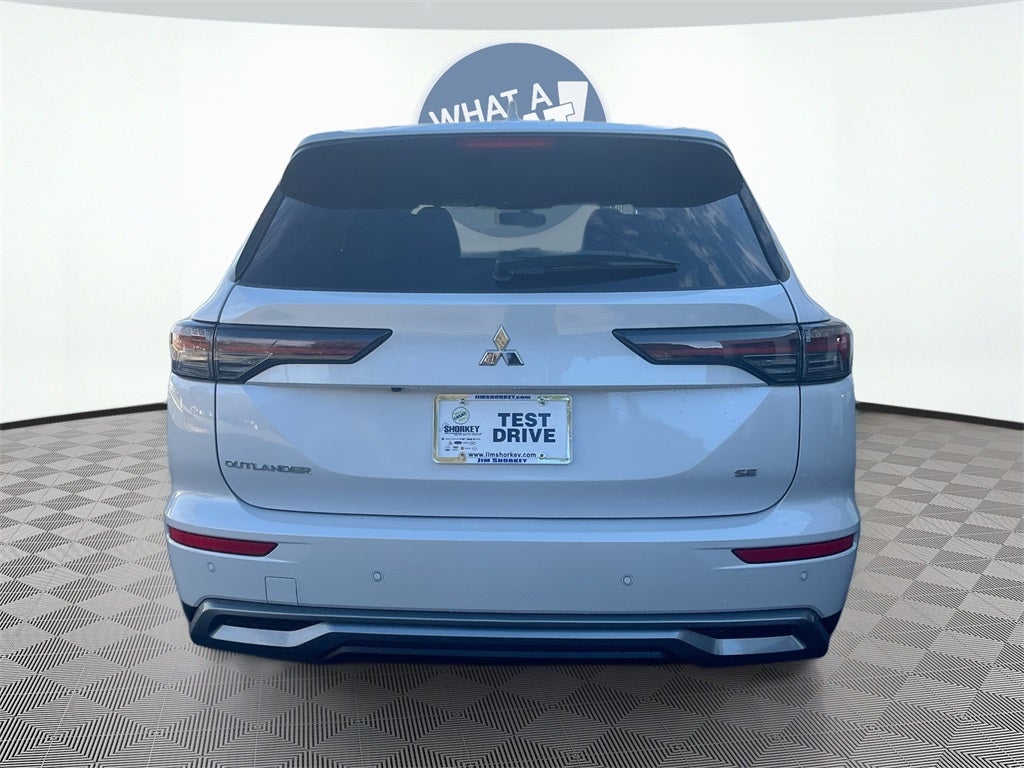 2025 Mitsubishi Outlander SE