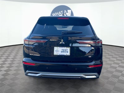 2025 Mitsubishi Outlander SE