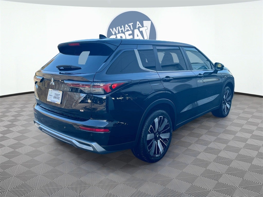 2025 Mitsubishi Outlander SE