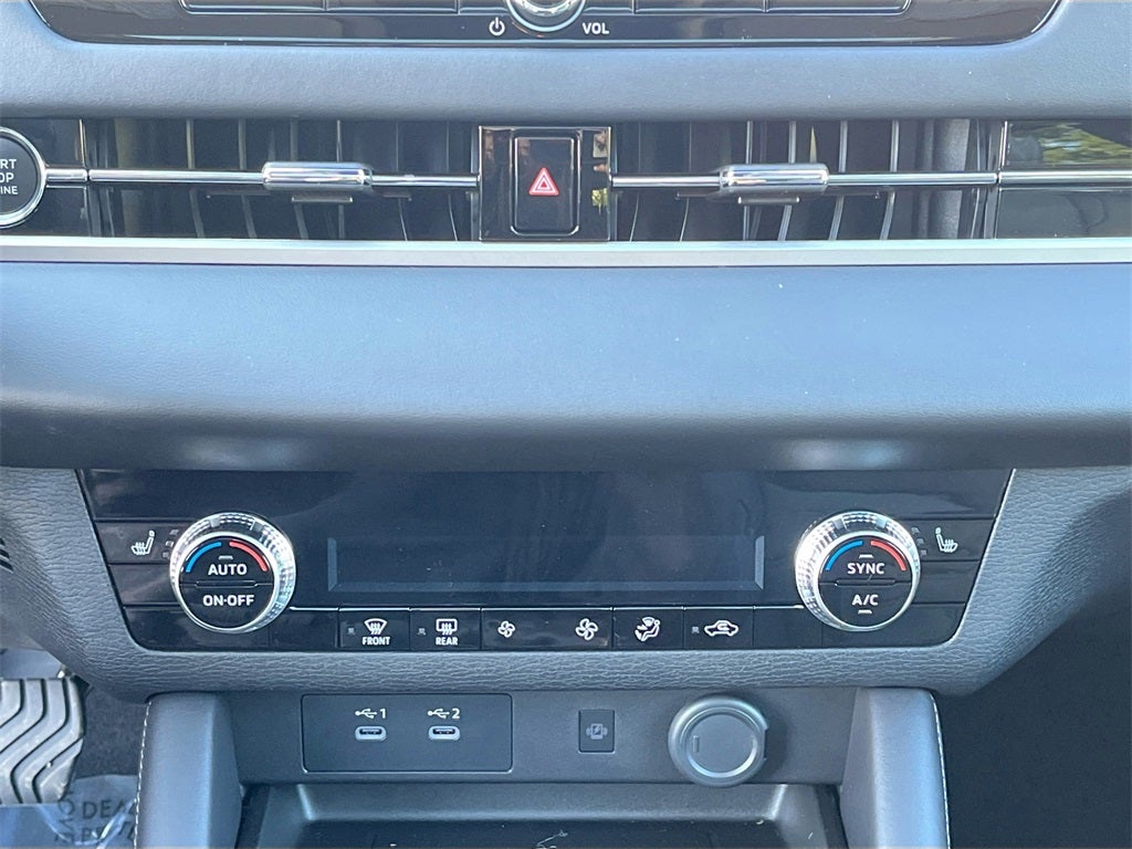 2025 Mitsubishi Outlander SE Tech Package