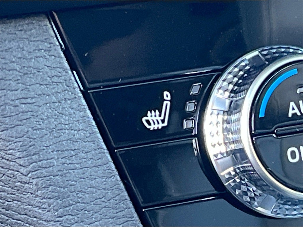 2025 Mitsubishi Outlander SE Tech Package