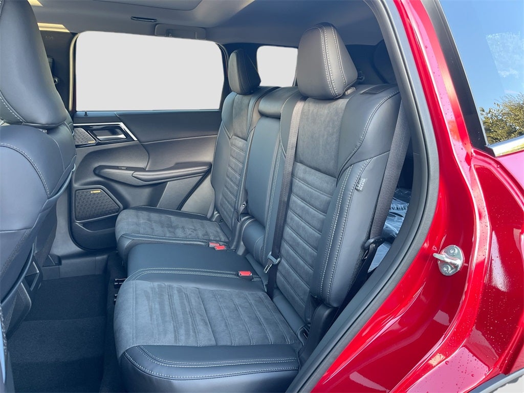 2025 Mitsubishi Outlander SE Tech Package