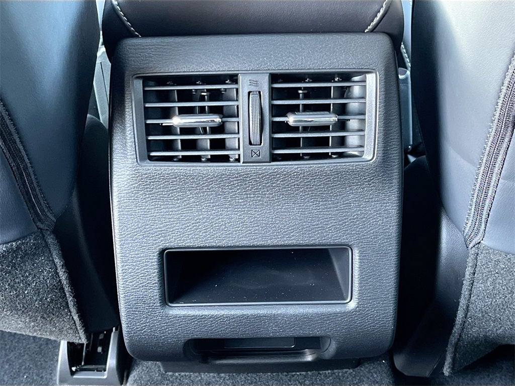 2025 Mitsubishi Outlander SE Tech Package