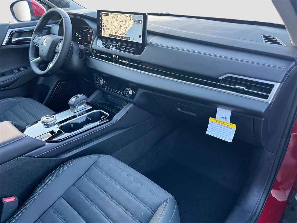 2025 Mitsubishi Outlander SE Tech Package