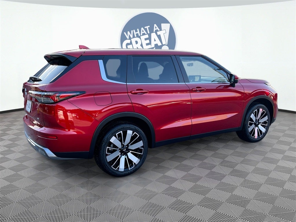 2025 Mitsubishi Outlander SE Tech Package
