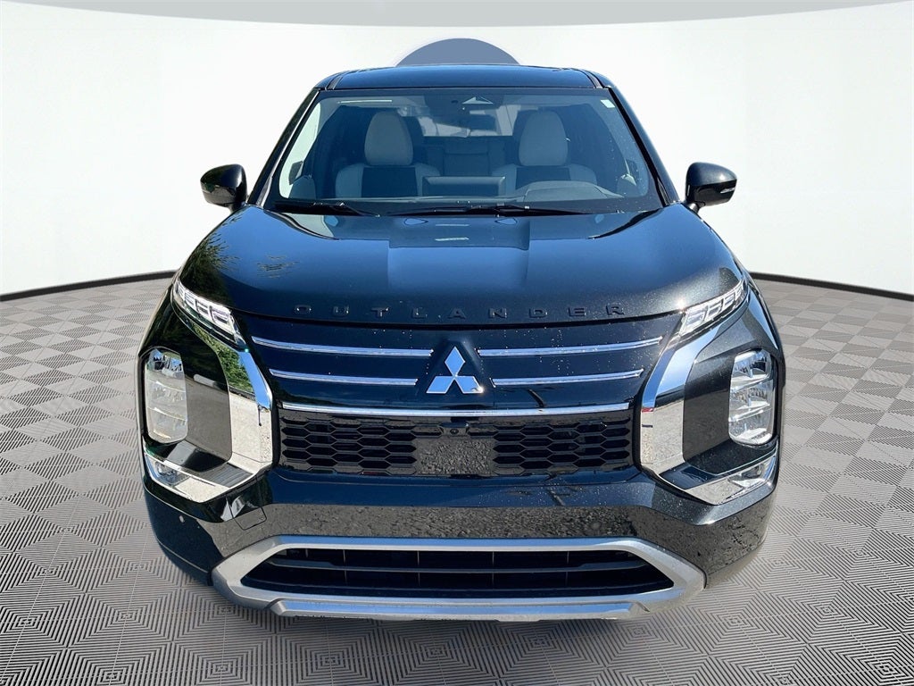 2025 Mitsubishi Outlander SE Tech Package