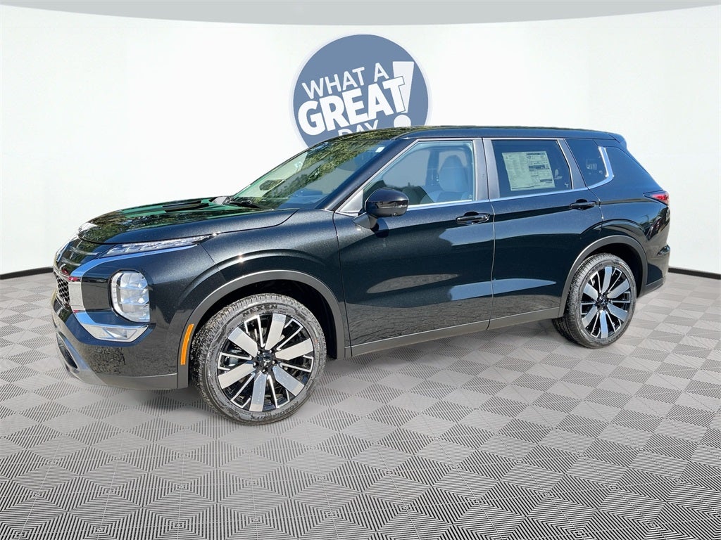 2025 Mitsubishi Outlander SE Tech Package