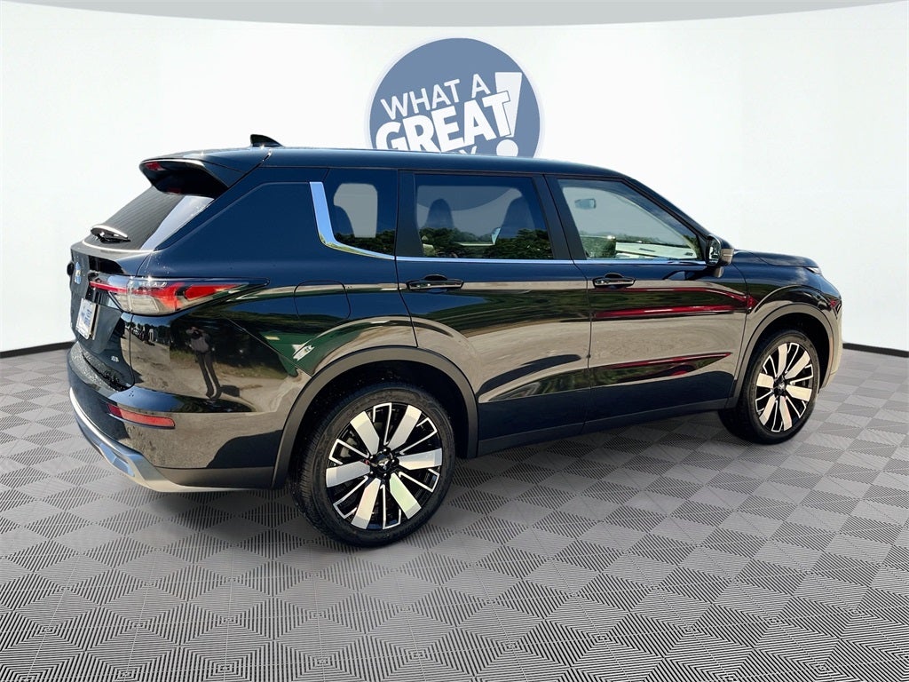 2025 Mitsubishi Outlander SE Tech Package