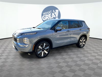 2025 Mitsubishi Outlander SE