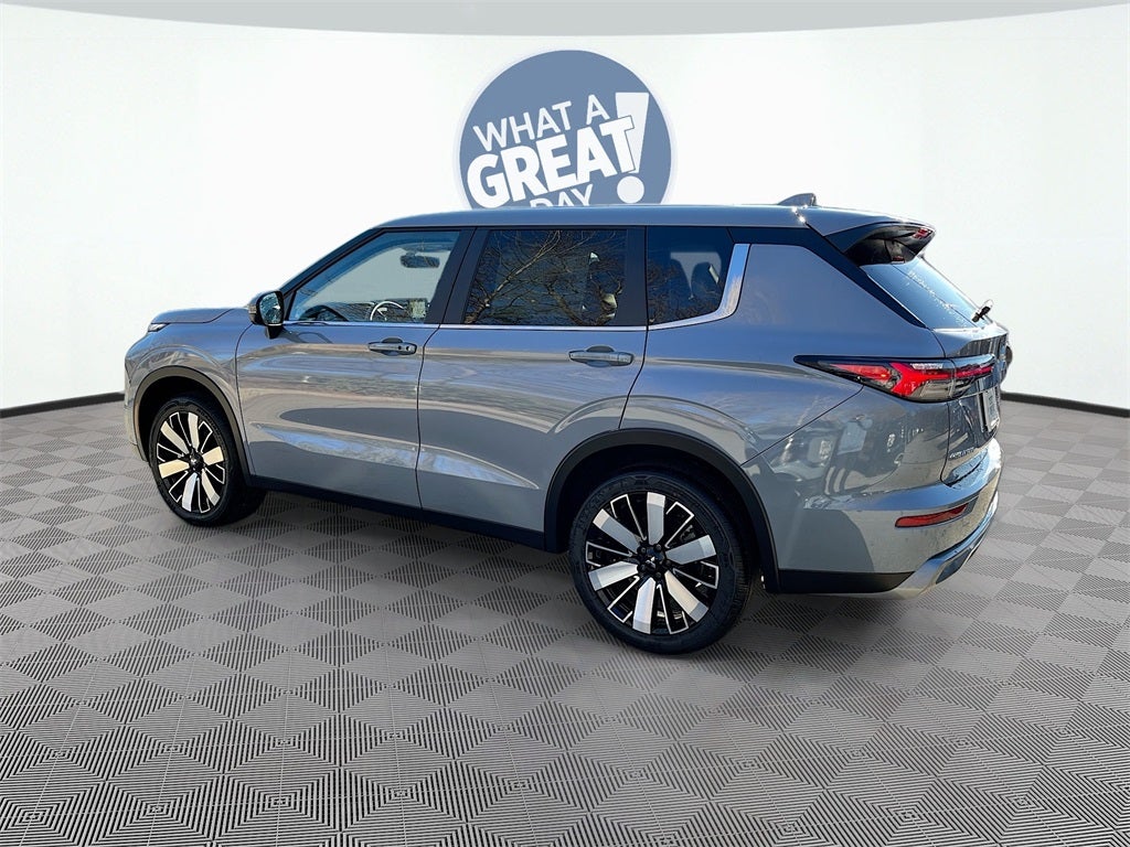 2025 Mitsubishi Outlander SE