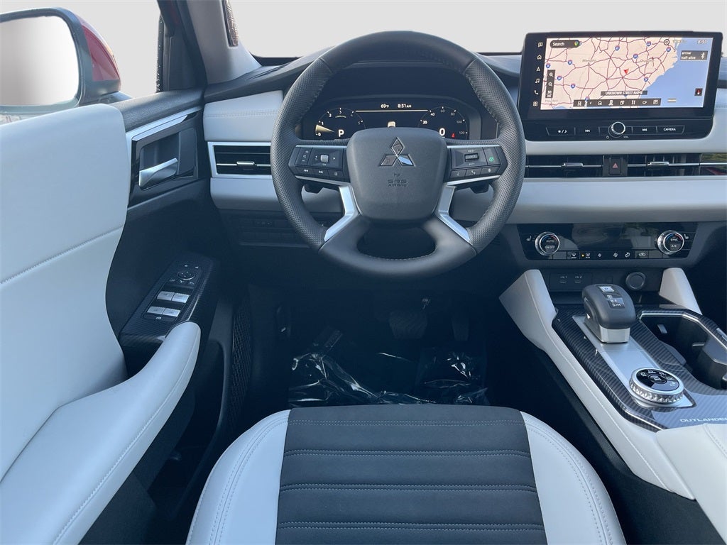 2025 Mitsubishi Outlander SE Tech Package