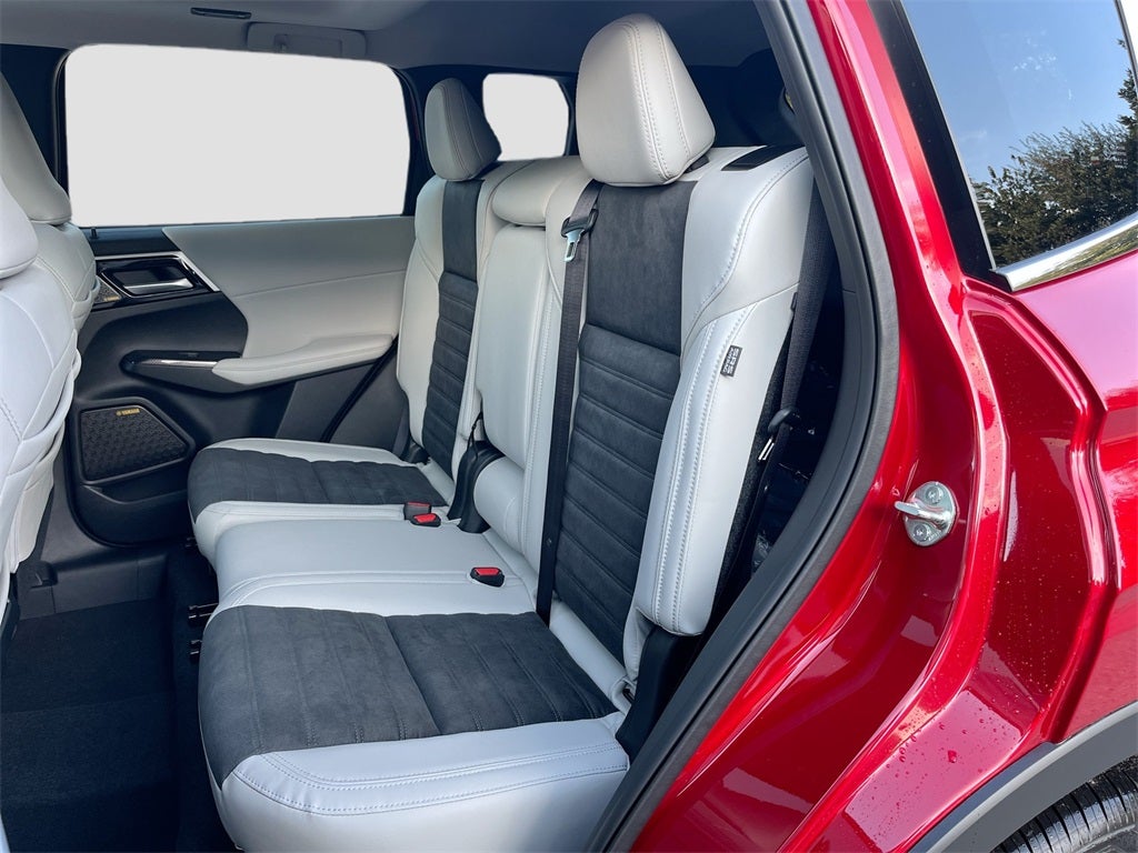 2025 Mitsubishi Outlander SE Tech Package