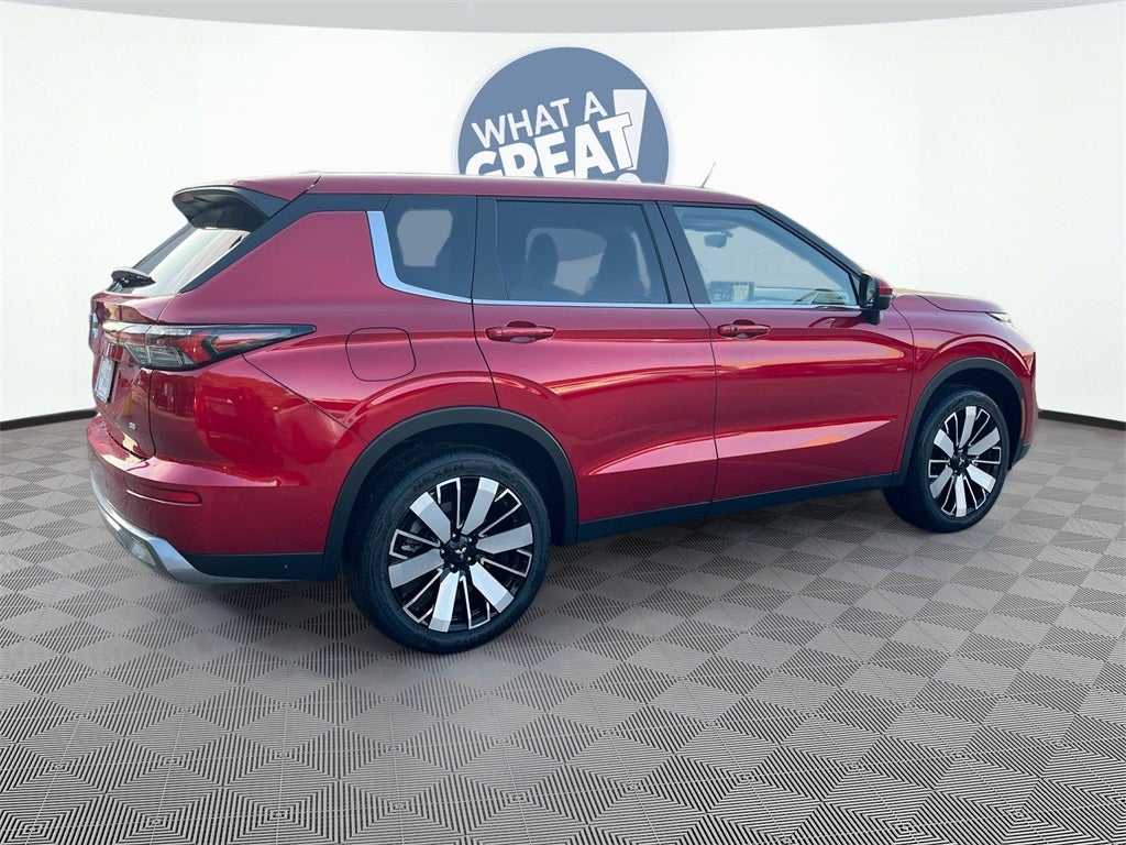 2025 Mitsubishi Outlander SE Tech Package