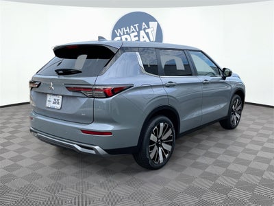 2025 Mitsubishi Outlander SE