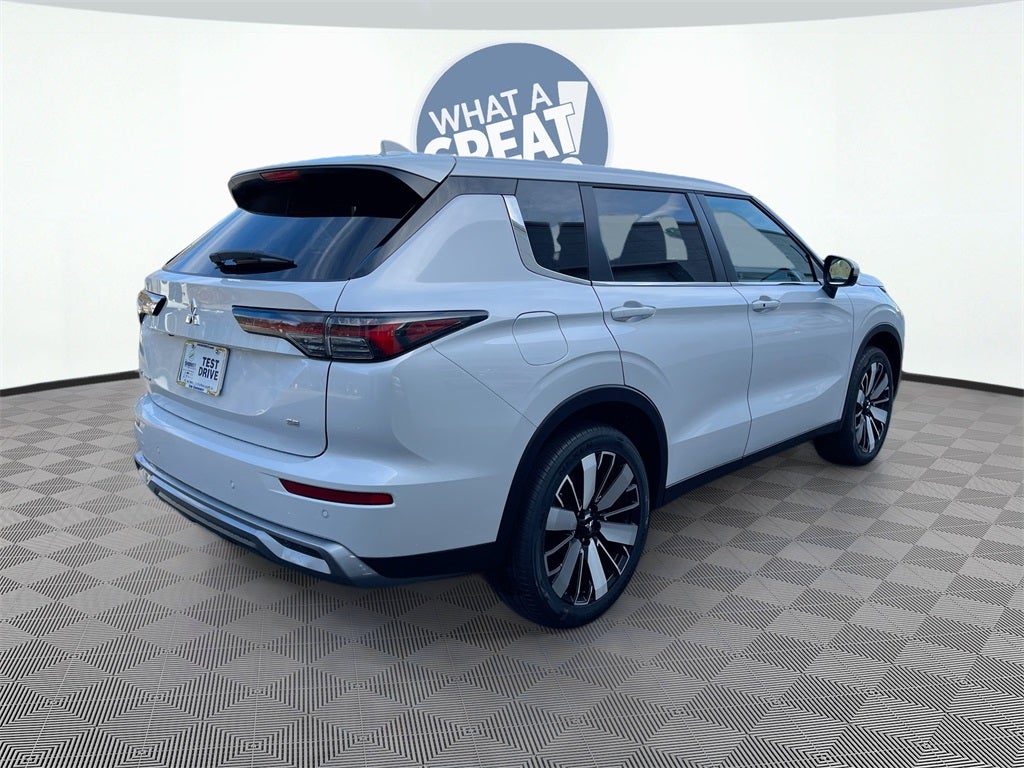 2025 Mitsubishi Outlander SE