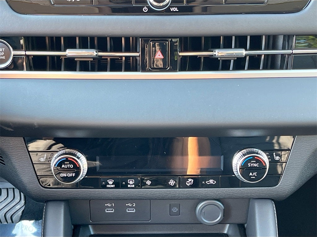 2025 Mitsubishi Outlander SE Tech Package