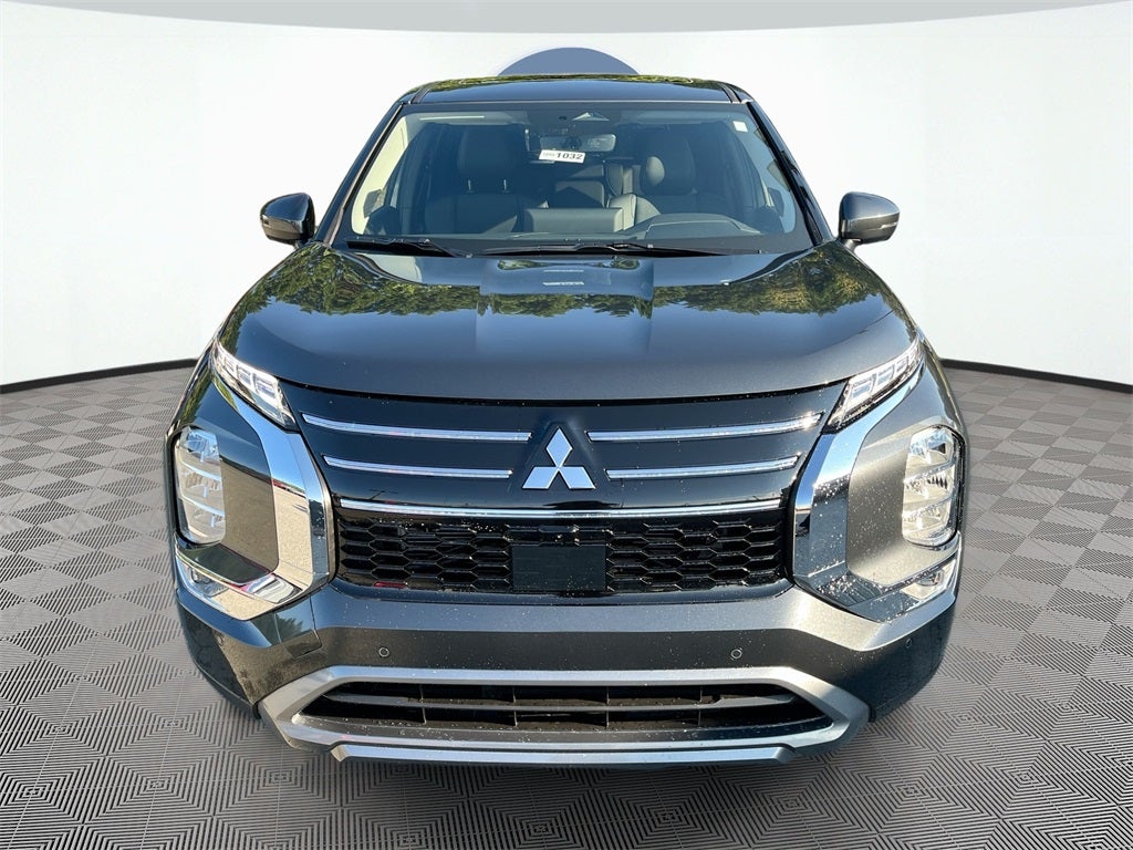 2025 Mitsubishi Outlander SE Tech Package