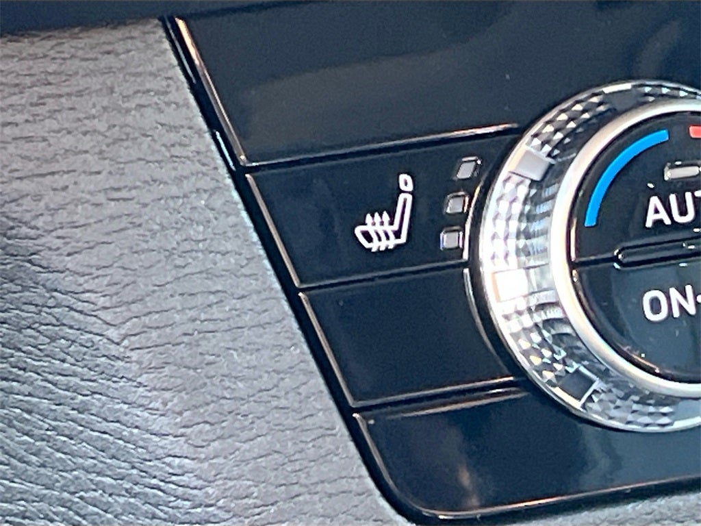 2025 Mitsubishi Outlander SE Tech Package